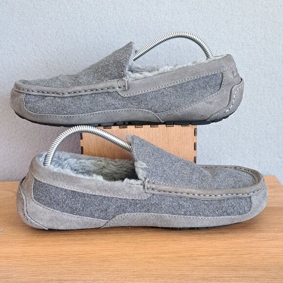 UGG Men’s Ascot Slippers Size 10 Grey Suede UGGplush Fur Lined Slip-On Loafers - Picture 5 of 10